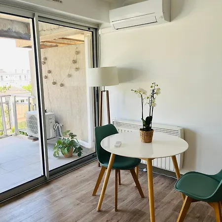 Апартаменти Le Petit Aixois - Parking